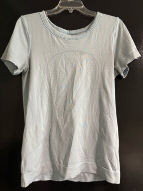 lululemon athletica Light Blue Short Sleeve Seamless Tee